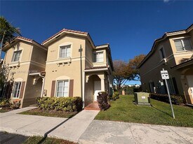 8361 NW 107 Ct in Doral, FL - Building Photo