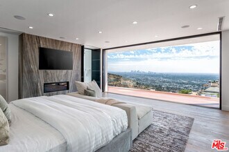 2110 Hercules Dr in Los Angeles, CA - Building Photo - Building Photo