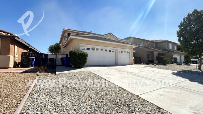 15051 Quicksilver Dr in Victorville, CA - Foto de edificio - Building Photo