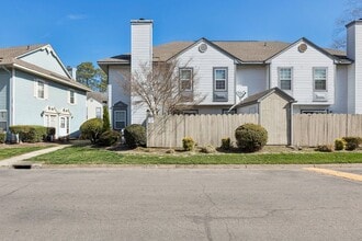 285 Ferdinand Cir in Virginia Beach, VA - Building Photo - Building Photo