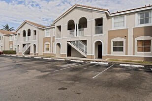 1663 SE 27th Dr, Unit 105 in Homestead, FL - Building Photo