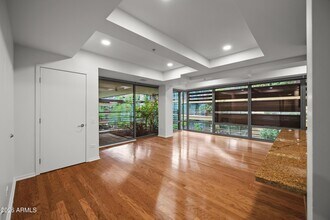 7141 E Rancho Vista Dr in Scottsdale, AZ - Building Photo - Building Photo