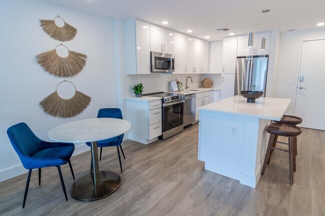 Ascent at Metropolitan Naples in Naples, FL - Building Photo - Building Photo