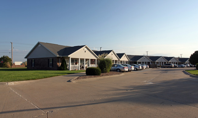 Harrisonville Heights Apartments in Harrisonville, MO - Building Photo - Building Photo