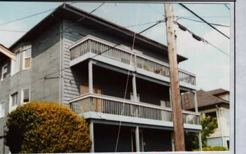 Victoria Apartments in Seattle, WA - Building Photo - Building Photo