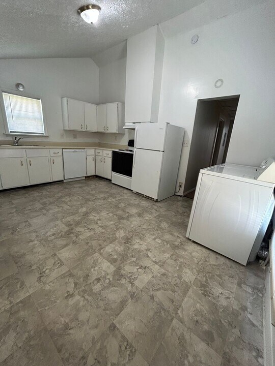 1402 Alabama St in Lafayette, IN - Building Photo