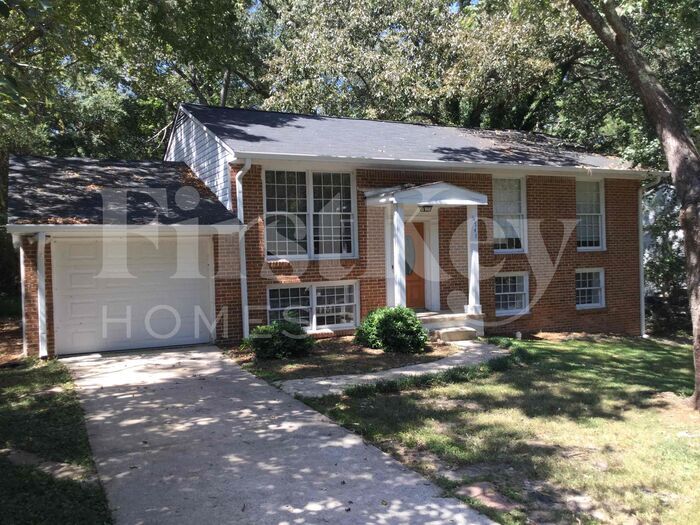 410 Autumn Lake Ct in Mcdonough, GA - Building Photo
