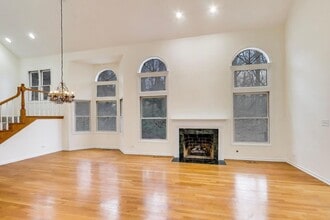 325 N Water St in Batavia, IL - Building Photo - Building Photo