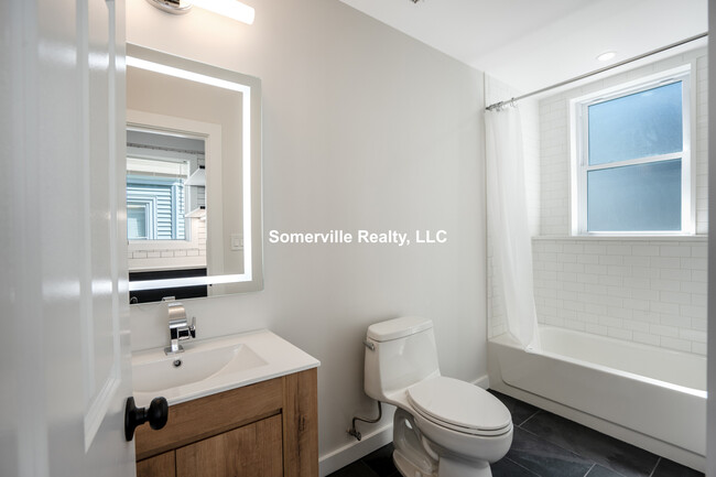 27 Linden St, Unit 3