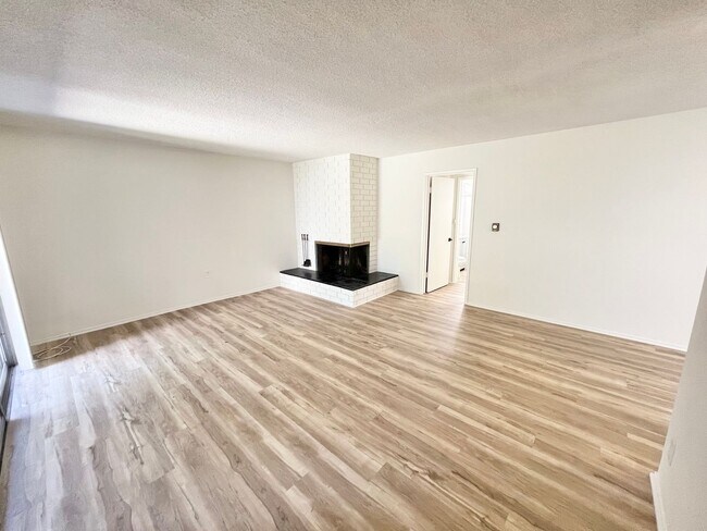 1535 Termino Ave-Unit -1535 Termino Ave #K 2 in Long Beach, CA - Building Photo - Building Photo