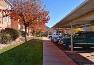 Summit Pointe Apartments in Saint George, UT - Foto de edificio - Building Photo