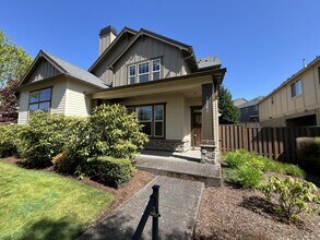 16381 NW Rossetta St in Portland, OR - Building Photo - Building Photo