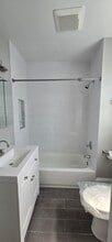22 Morton St, Unit 22A in Waltham, MA - Foto de edificio - Building Photo