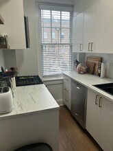 2410 20th St NW, Unit 201 in Washington, DC - Foto de edificio - Building Photo