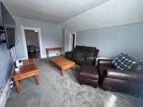 317 Lake Ave in Woodstock, IL - Building Photo - Building Photo