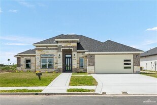 13 Fairway Dr in Weslaco, TX - Building Photo