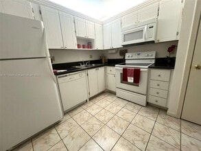 4851 NW 21st St in Lauderhill, FL - Building Photo - Building Photo