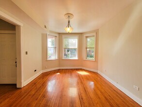 4226 W Kamerling Ave, Unit 1 in Chicago, IL - Building Photo - Building Photo