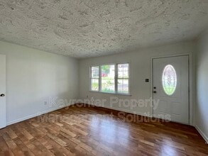 11 Miller St in Staunton, VA - Foto de edificio - Building Photo