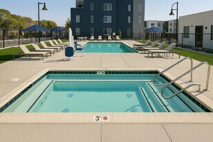 Parkside Flats in Fairfield, CA - Building Photo