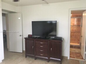 8961 S Hollybrook Blvd in Pembroke Pines, FL - Building Photo - Building Photo