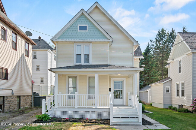 724 Electric St in Scranton, PA - Foto de edificio - Building Photo