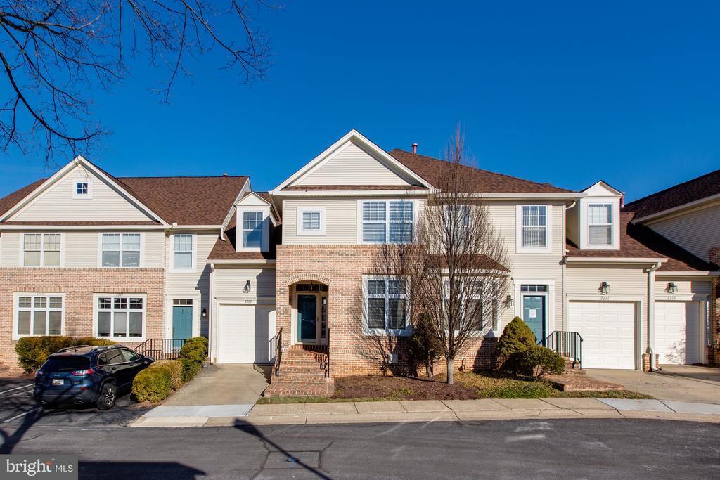 2209 Merion Pond in Ellicott City, MD - Foto de edificio