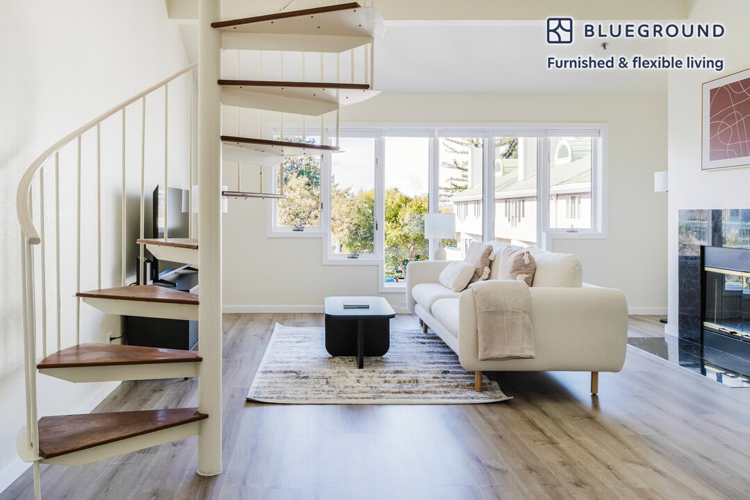 345 Sheridan Ave in Palo Alto, CA - Building Photo