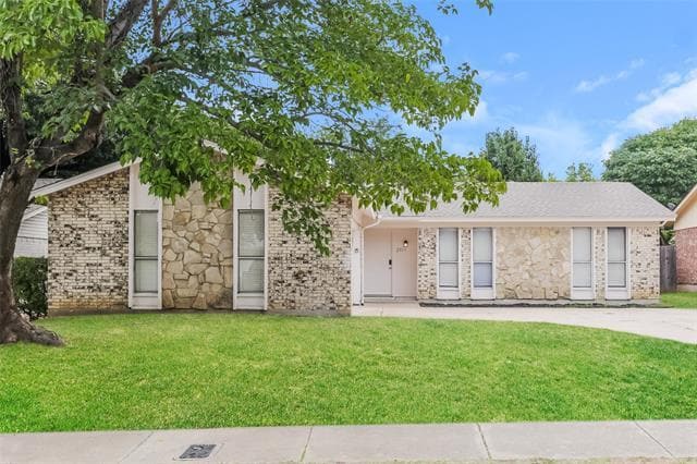 property at 2513 Mardell Dr