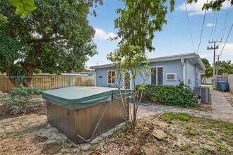 4820 NE 1st Terrace in Fort Lauderdale, FL - Building Photo - Building Photo