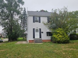 18701 Maple Heights Blvd in Maple Heights, OH - Building Photo