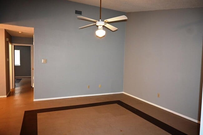 property at 817 Lexington Rd