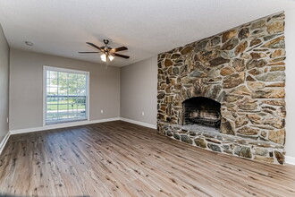 13933 Oak Forest Blvd N in Seminole, FL - Building Photo - Building Photo