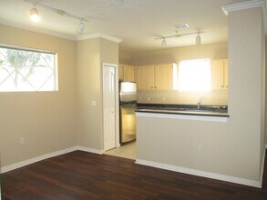 2554 Legacy Lake Dr in Maitland, FL - Building Photo - Building Photo