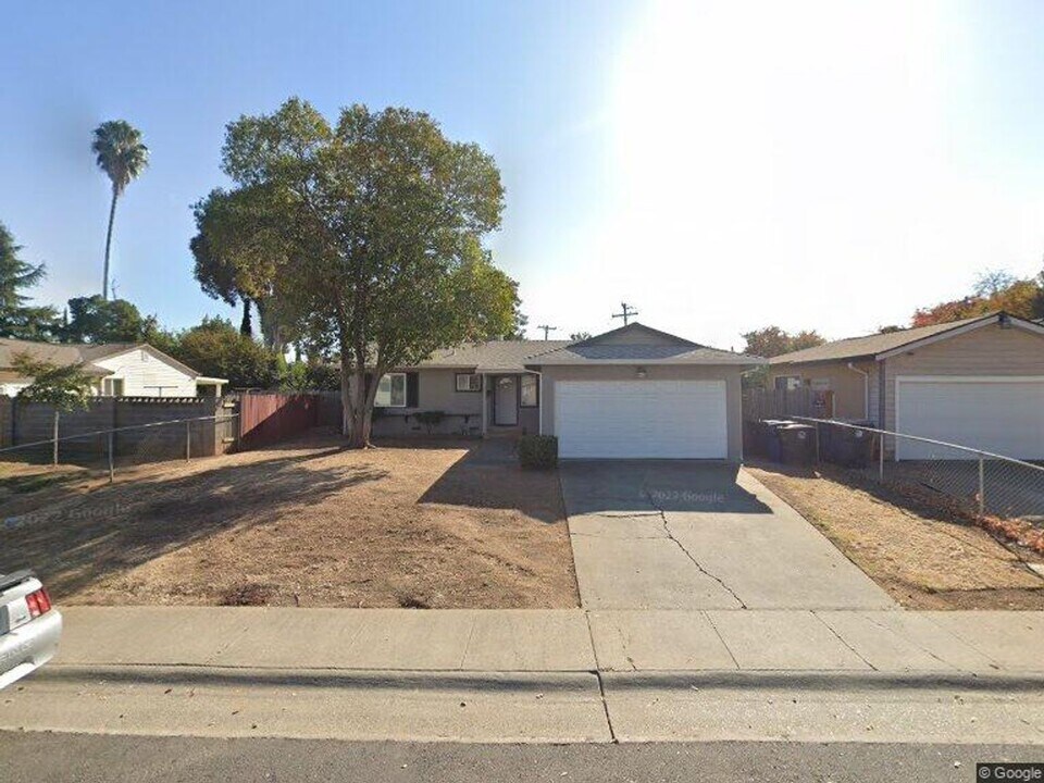 10438 Abington Way in Rancho Cordova, CA - Building Photo