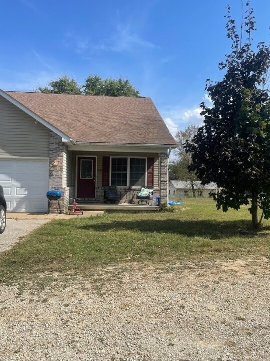 1010 Orchard Dr in St. Clair, MO - Building Photo