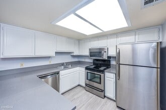 3450 Erva St-Unit -Apt 167 in Las Vegas, NV - Building Photo - Building Photo