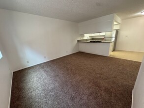 118 W Boone St in Santa Maria, CA - Building Photo - Building Photo