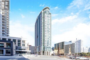 208 Enfield Pl in Mississauga, ON - Building Photo