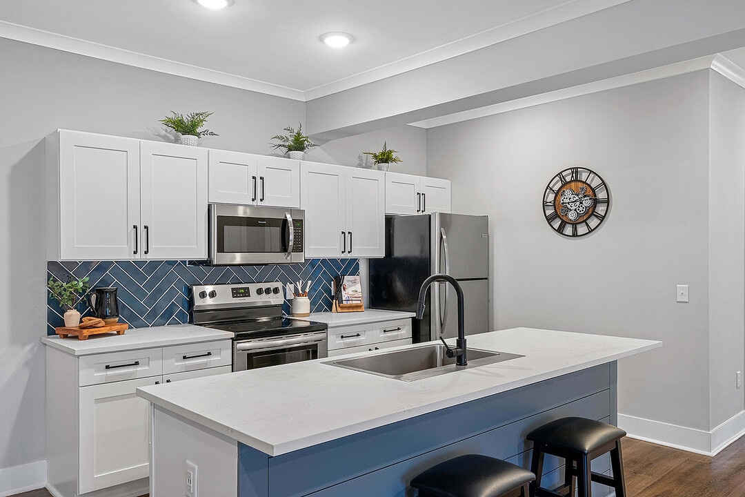 Pointe Grand on Main in Jacksonville, FL - Building Photo