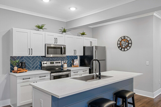 Pointe Grand on Main in Jacksonville, FL - Building Photo - Building Photo