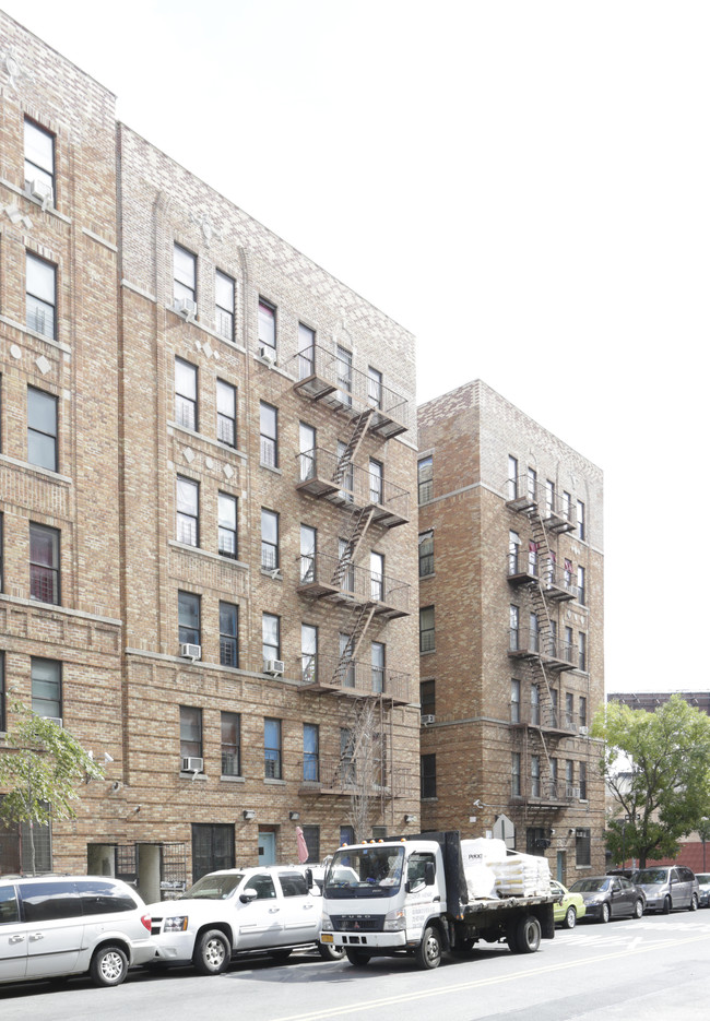 1047 Avenue Saint John in Bronx, NY - Building Photo - Building Photo