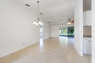 22 Walcott Dr in Boynton Beach, FL - Building Photo - Building Photo