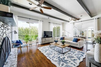 409 Seawind St in Lakeway, TX - Building Photo - Building Photo