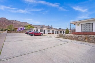 2821 Fort Blvd in El Paso, TX - Building Photo - Building Photo