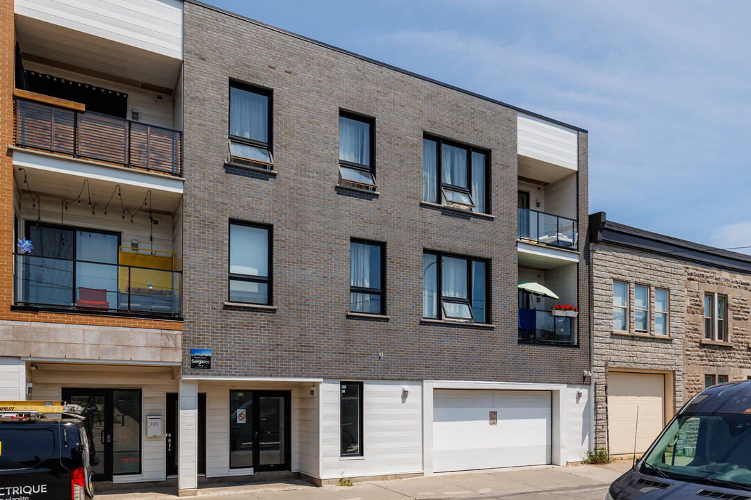 265 Bérard Rue in Montréal, QC - Building Photo