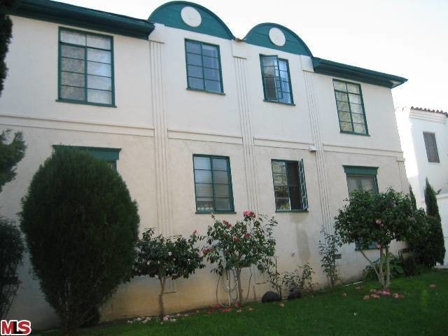 127 N Clark Dr, Unit 1/4
