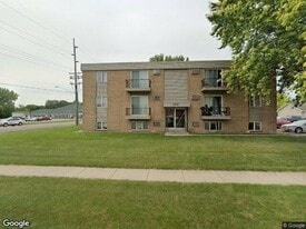 1711 Northway Dr in North Mankato, MN - Building Photo