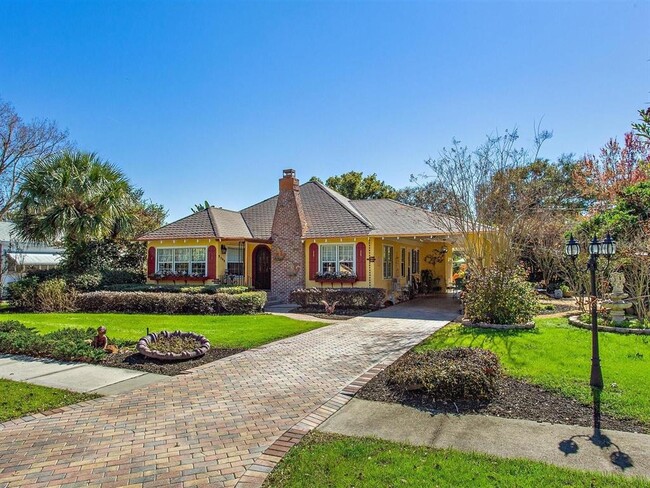 2390 Sheridan Rd in Mount Dora, FL - Building Photo - Building Photo