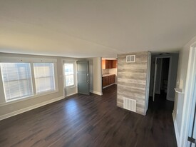 809 S Elm St, Unit 6 Apartamentos